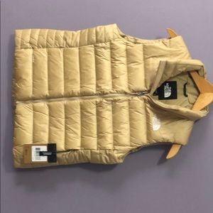 New Women’s North Face Puffer Vest